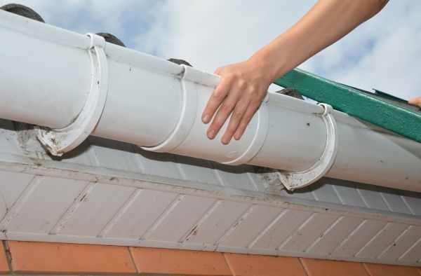 Cost of Gutter Reattachment in Augusta
